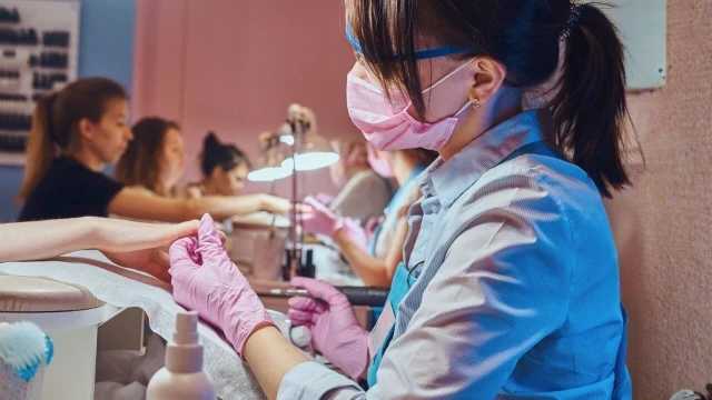 Corsi sicurezza lavoratori settore parrucchieri e trattamenti estetici